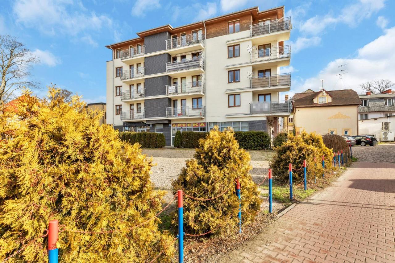 شقة Apartament Na Deptaku Z Parkingiem I Klimatyzacja By Renters مينززدرويه المظهر الخارجي الصورة
