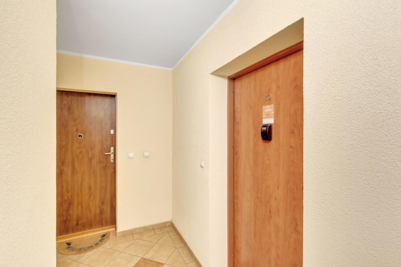 شقة Apartament Na Deptaku Z Parkingiem I Klimatyzacja By Renters مينززدرويه المظهر الخارجي الصورة